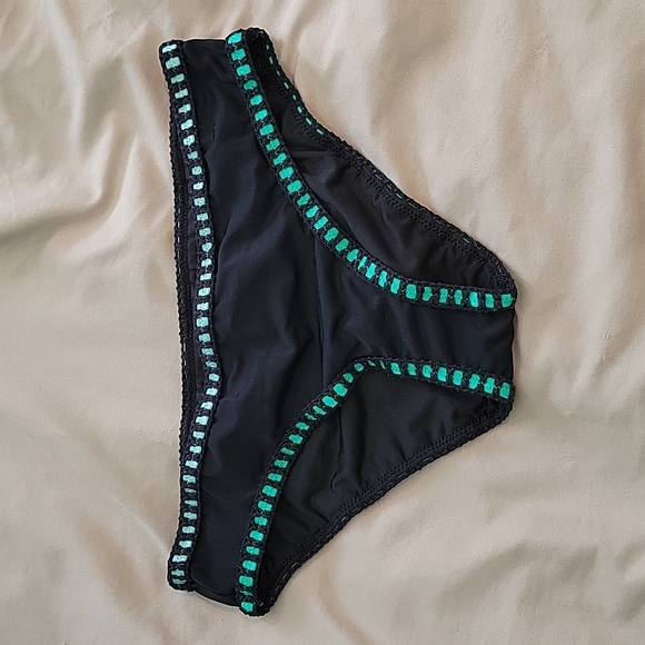Brand New - Victoria Secret Bikini Swim Suit Top (XS) & Bottom (S) - Picture 10 of 13